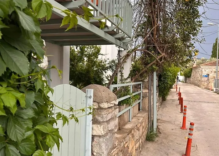 Duplex For 4 People In Center