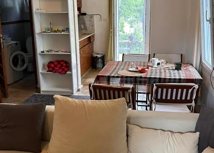 Duplex For 4 People In Center *